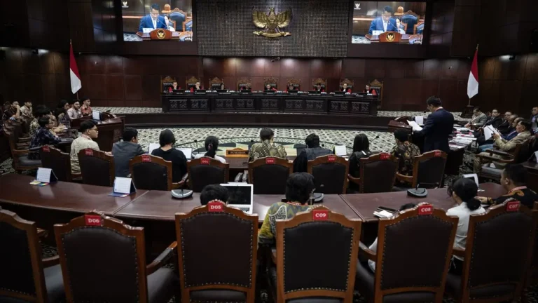 Menteri dan Wakil Menteri Tak Rangkap Jabatan, Wamenlu Boyong ke MK