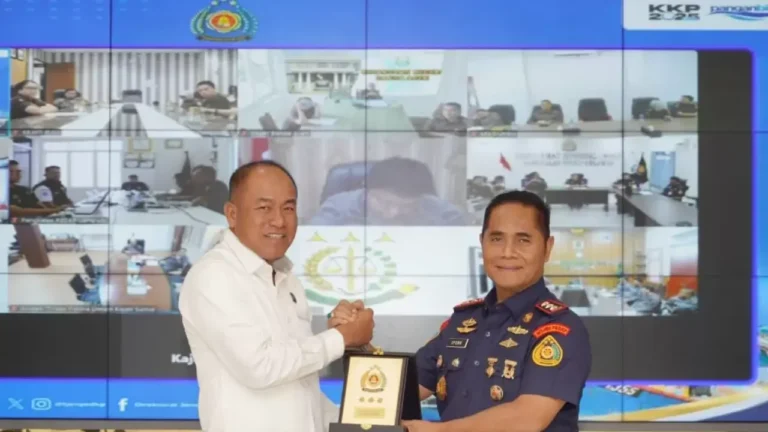 Kejaksaan Serahkan Lima Kapal Rampasan ke KKP Senilai Rp 1,28 T