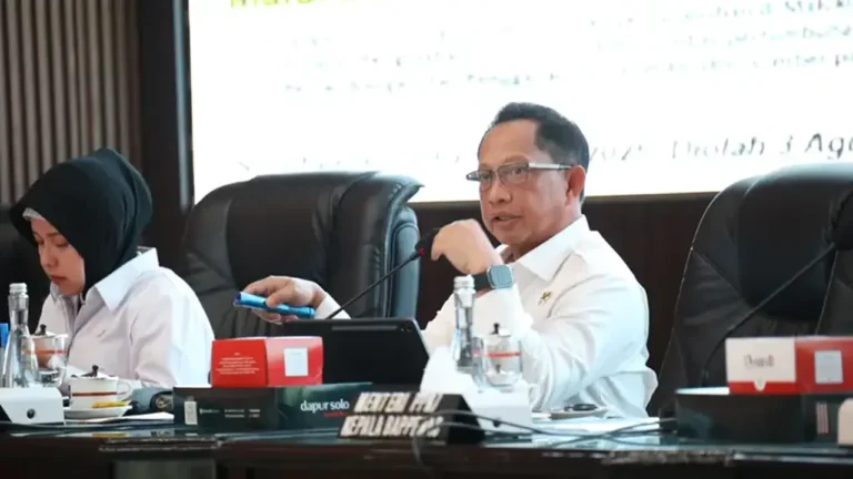 Mendagri Tito Ajak Pemda Papua Segera Kendalikan Inflasi