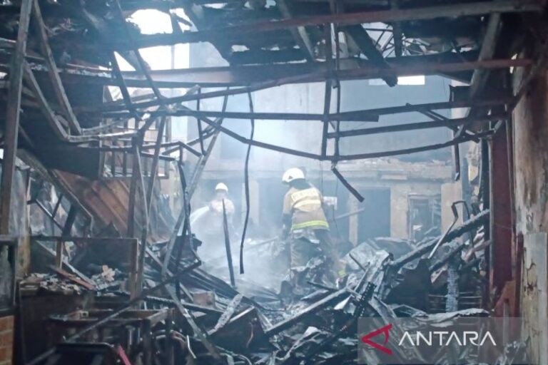 Kebakaran Restoran di Jaksel, Proses Pendinginan Masih Berlanjut