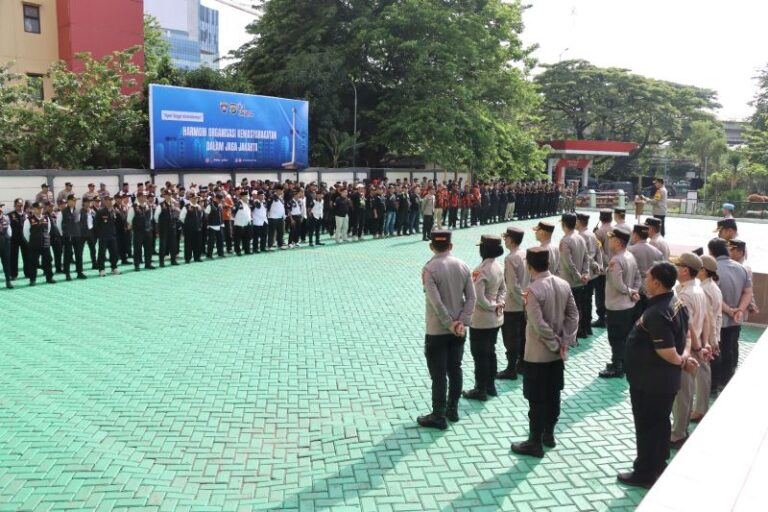Ratusan Ormas Ikuti Apel Jaga Jakarta di Polres Jakbar
