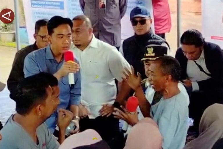 Wapres Dengarkan Aspirasi Pengungsi Banjir Bandang di Agam