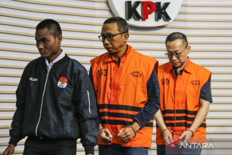 Koruptor KPU Ditangkap, Hoaks Banjir Aceh Juga Terungkap