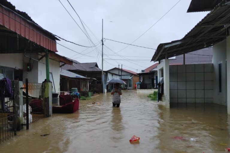 Banjir Terendam Seratusan Rumah di Kurao Pagang