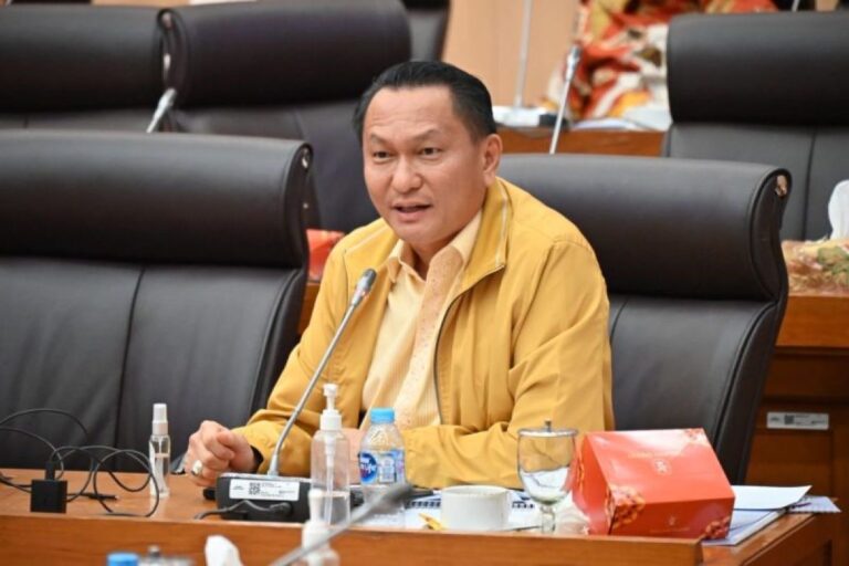 Lifting Minyak 2025 Capai Target APBN, DPR Apresiasi Menteri ESDM