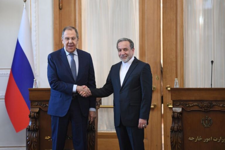 Lavrov: Aksi Militer Terhadap Iran Hanya Tambah Persoalan