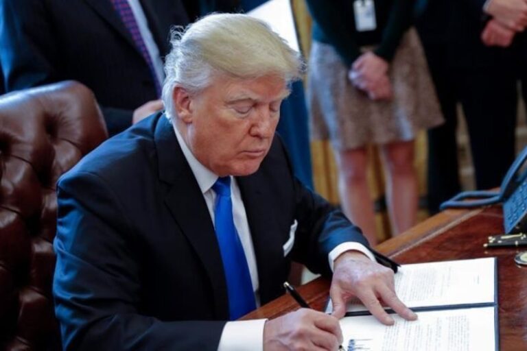 Trump Batalkan Tarif Tambahan Setelah Putusan Mahkamah Agung AS