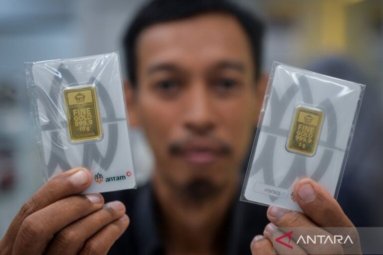 Emas Antam Kenaikan Tipis Rp6.000 Jadi Rp3,045 Juta per Gram
