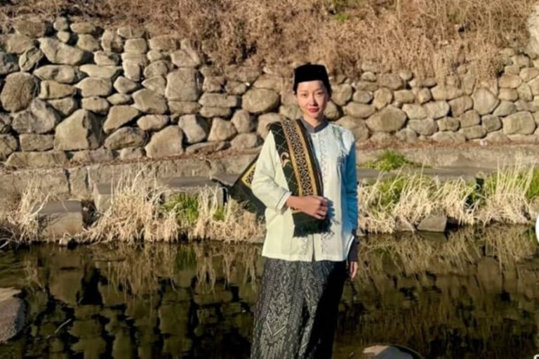 Lucinta Luna Memilih Salat Id di Korea Demi Menghindari Hujatan