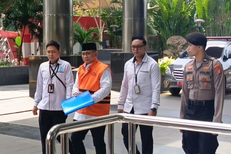 Gus Yaqut Tiba di KPK, Sampaikan Permohonan Maaf