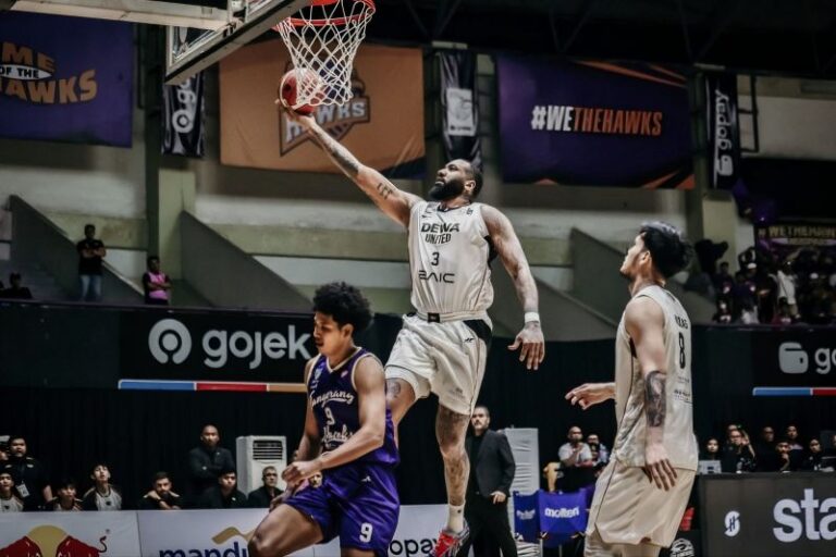 Dewa United Tundukkan Hawks dan Nyaman Melaju ke Playoff IBL 2026