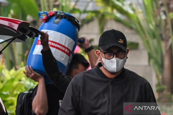 [original_title]